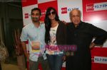 Kunal Deshmukh, Sonal Chauhan, Mahesh Bhatt at The Big 92.7FM Studio in Andheri on May 20th 2008(2).JPG