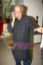 Mahesh Bhatt at The Big 92.7FM Studio in Andheri on May 20th 2008(10).JPG