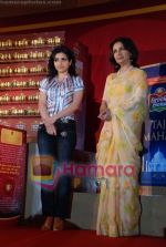 Soha Ali Khan and Sharmila Tagore at Brooke Bond celebration for 100 crore consumers in Trident on May 21st 2008(29).JPG