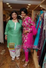 Mandira Bedi with Nisha Merchant at Nisha Merchant_s store in Bandra on May 24th 2008 (11).JPG