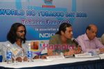 Milind Soman, Arjun Rampal at quit smoking event in CPAA, Taj Land_s End on May 24th 2008 (5).JPG