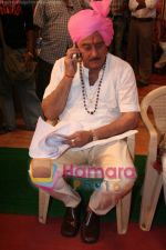 Vinod Khanna on the sets of Channel 9X Mere Apne in Jogeshwari on May 26th 2008(3).JPG