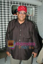 Alok Nath at Angad Hasija Bday Party in Poptates on May 30th 2008(43).jpg