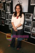 Tanuja Chandra at Raj Kapoor_s death anniversary photo exhibition in Rang Sharda on June 2nd 2008(2).JPG