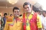 Bharat Jhadhav, Ravi Kishan at the Lauch of First ever Bhojpuri - Marathi bilingual film in Baikunth Villa, Juhu Mumbai on 5th June 2008 (2).jpg