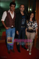 Ravi Kishan, Rohit Roy, Manasi Joshi at 9X Jalwa Bash at The Club on June 21st 2008 (33).JPG