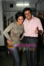 Mandira Bedi and Samir Soni at the play Anything But Love in St Andrews on June 22nd 2008(8).jpg