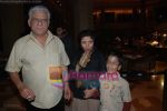 Om Puri at the music launch of Singh is King in Enigma on June 26th 2008(1).JPG
