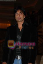 Sonu Sood at the music launch of Singh is King in Enigma on June 26th 2008(5).JPG