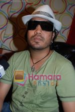 Mika Singh at the recording of Mansi Scott_s debut album with Mika Singh at MEET Brothers recording studio on 27th June 2008 (6).JPG