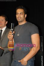 Upen Patel at the launch of Porsche first mobile phone in Kemps Corner on June 27th 2008(3).JPG