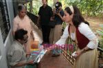 Rani Mukherjee on a road trip to promote Thoda Pyaar Thoda Magic on July 1st 2008(52).JPG