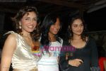 Shibani Kashyap, Nina Manuel, Madhoo at Olive Launch on July 7th 2008(47).JPG
