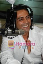 Arjun Rampal at BIG 92.7 FM Studio at Andheri on July 19, 2008 (6).jpg