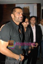 Sunil Shetty at the launch of Cest La Vie in  Bandra on 18th July 2008(4).jpg