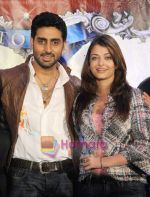 Abhishek Bachchan, Aishwarya Rai at The Unforgettable Tour Press Conference at the Hilton Hotel in Toronto, Canada on July 17, 2008 (5).jpg
