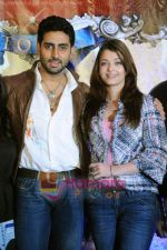 Abhishek Bachchan, Aishwarya Rai at The Unforgettable Tour Press Conference at the Hilton Hotel in Toronto, Canada on July 17, 2008 (4).jpg