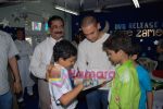 Aamir Khan, Darsheel Safary at Tare Zameen Par DVD Launch in Darsheel_s School on July 25th 2008(13).JPG