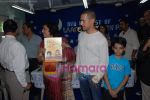 Aamir Khan, Darsheel Safary at Tare Zameen Par DVD Launch in Darsheel_s School on July 25th 2008(15).JPG