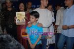 Aamir Khan, Darsheel Safary at Tare Zameen Par DVD Launch in Darsheel_s School on July 25th 2008(17).JPG