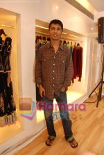 Vikram Phadnis at AZA introduces Rocky S Couture Line in AZA flagship store, Altamount Road on 25th July 2008.jpg