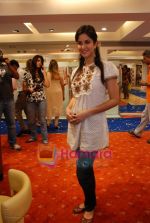 Katrina Kaif at the launch of the new collection _Aza_ on July 28th 2008 -san(12).JPG