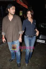 Goldie Behl with Sonali Bendre at the Bachna Ae Haseeno special screening in Cinemax on 14th August 2008.JPG