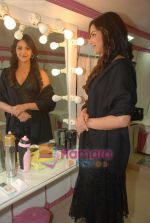Esha Deol on the sets of Zee Tv_s Ek Se Badhkar Ek in Mira Raod on August 19th 2008 (38).JPG