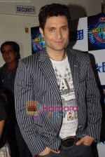 Shiney Ahuja on the sets of Amul Star Voice of India in Film City on August 25th 2008 (7).JPG