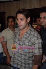 Salman Khan at the launch of Beyond Luxary store in Mahalaxmi on August 26th 2008 (26).JPG