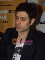 Shiney Ahuja at Radio One 94.3 FM  Event in Oberoi Mall on 30th August 2008 (24).JPG