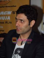 Shiney Ahuja at Radio One 94.3 FM  Event in Oberoi Mall on 30th August 2008 (28).JPG