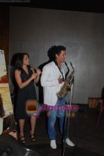 Randeep Hooda, Shahana Goswami at saxophone - Live in Magic on 5th September 2008 (8).JPG