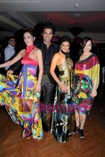 Tara Sharma, Mandira Bedi, Simone Singh at the Kenzo store launch in JW Marriott on 8th September 2008 (2).JPG