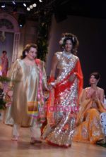 at Pallavi Jaikishan show at the HDIL Couture Week on 19th September 2008 (58).JPG