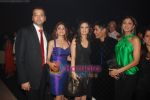 Shilpa Shetty, Manish Malhotra, Shamita Shetty at  Manish Malhotra Show at HDIL Couture Week on 21st September 2008 (2).JPG