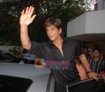 Shahrukh Khan at Eid Celebration in Farah Khans house, Andheri, Mumbai on 2nd october 2008 (15).jpg