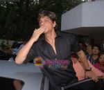 Shahrukh Khan at Eid Celebration in Farah Khans house, Andheri, Mumbai on 2nd october 2008 (58).jpg