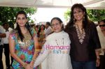 Mana Shetty, Jaya Bachchan, Moon Moon Sen at Araaish an aid to Save the Children India Foundation Event in Blue Sea, Worli Seaface on 1st october 2008 (15).JPG