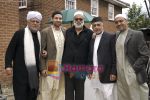 Gulshan Grover, Om Puri, Naseer, Mikal Zulfikaar (Pakistan) & Jag Mundhra on the floor of SOS in the Still from movie Shoot On Sight on 8th October 2008.jpg