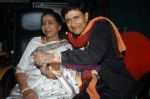 Dev Anand and Asha Bhosle record a song together in Spectral Harmony, Mumbai on 10th October 2008 (9).JPG