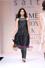 Model walk the ramp for Ashmita Marva, Ruchi Mehta and Sudhir Tapas Show in Lakme Fashion Week (2).JPG