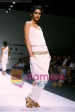 Model walk the ramp for Tarun Tahiliani show at Delhi Fashion Week in Emporio, Delhi (6).JPG