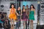 Kangana Ranaut, Priyanka Chopra, Mugdha Godse walk the ramp for Narendra Kumar Ahmed Show at Lakme Fashion Week on 20th October 2008 (18).JPG