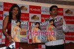 Priyanka Chopra unveils Filmfare issue for Dostana promotion at BJN baquets on 30th October 2008 (13).JPG
