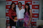 Priyanka Chopra, Mugdha Godse, Madhur Bhandarkar at Big 92.7 FM studios on 31st Octoer 2008 (16).JPG