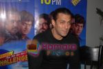 Salman Khan on the sets of Sa Re Ga Ma in Famous on 3rd November 2008 (3).JPG