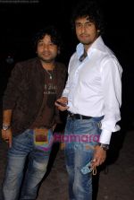 Sonu Nigam, Kailash Kher at singer Madhushree_s birthday in D Ultimate Club on 3rd November 2008 (49).JPG