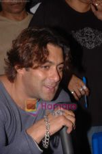 Salman Khan spends times with kids of Sukun Park in Mount Marie Church, Bandra West on 13th November 2008 (30).JPG