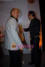 Salman Khan, Anupam Kher at Ramnath Goenka Indian Express photo award in Express Towers on 14th November 2008 (9).JPG